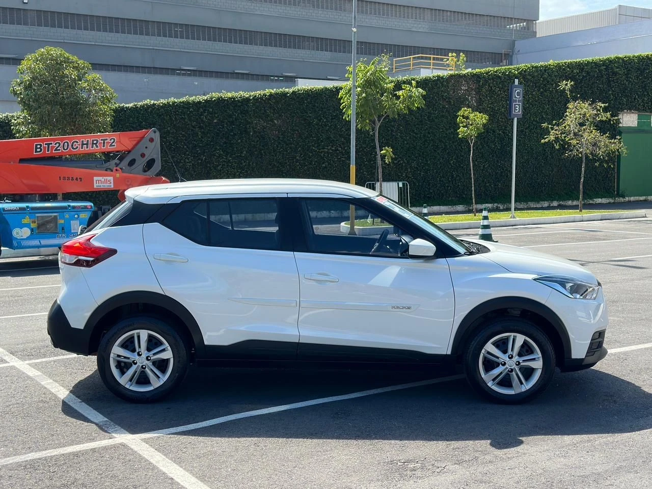 NISSAN KICKS
