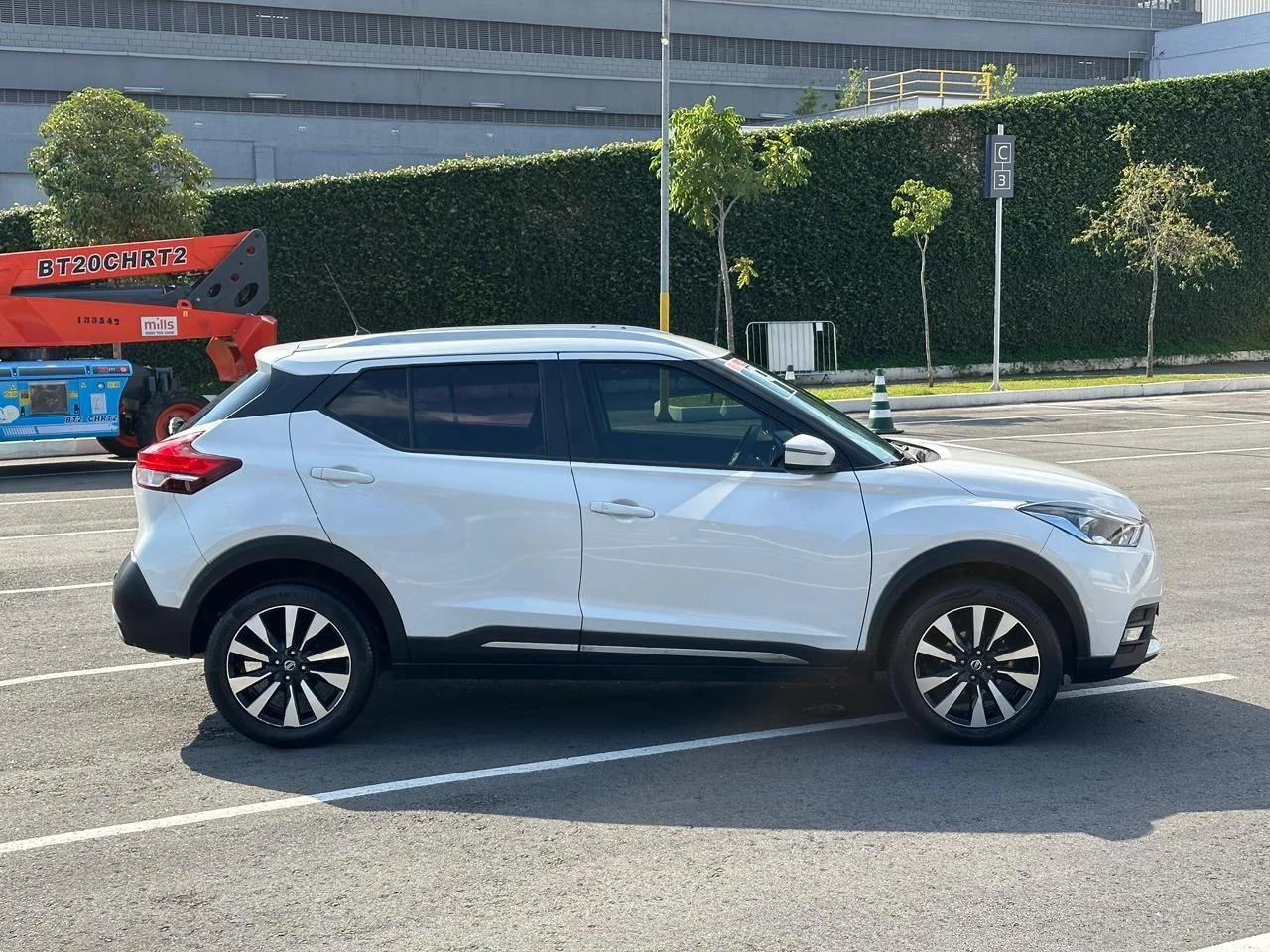 NISSAN KICKS