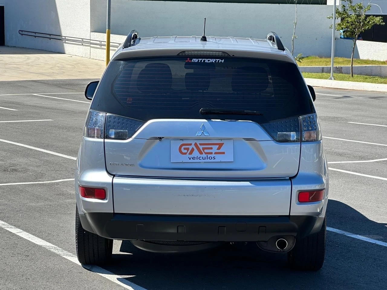 MITSUBISHI OUTLANDER