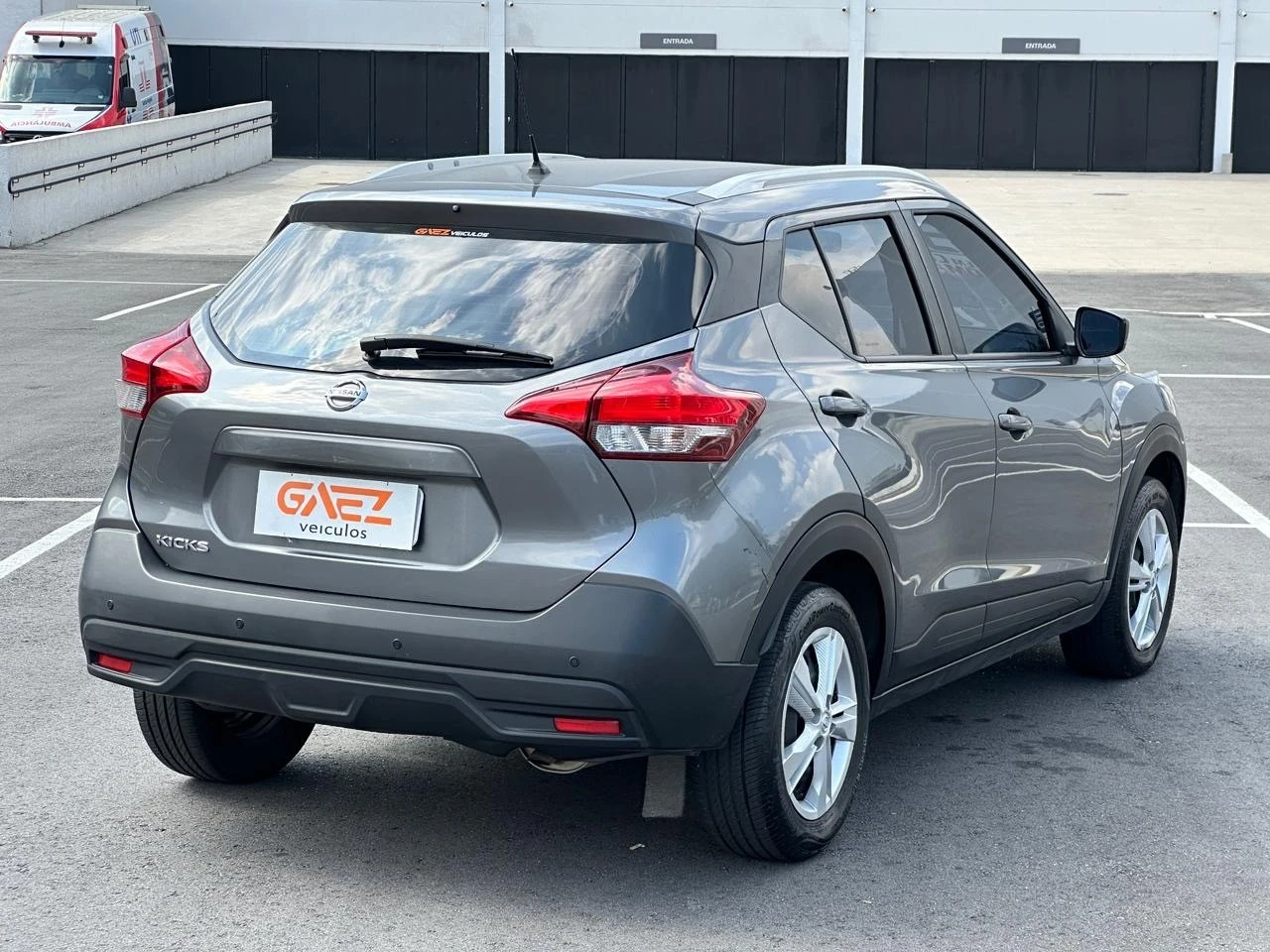 NISSAN KICKS