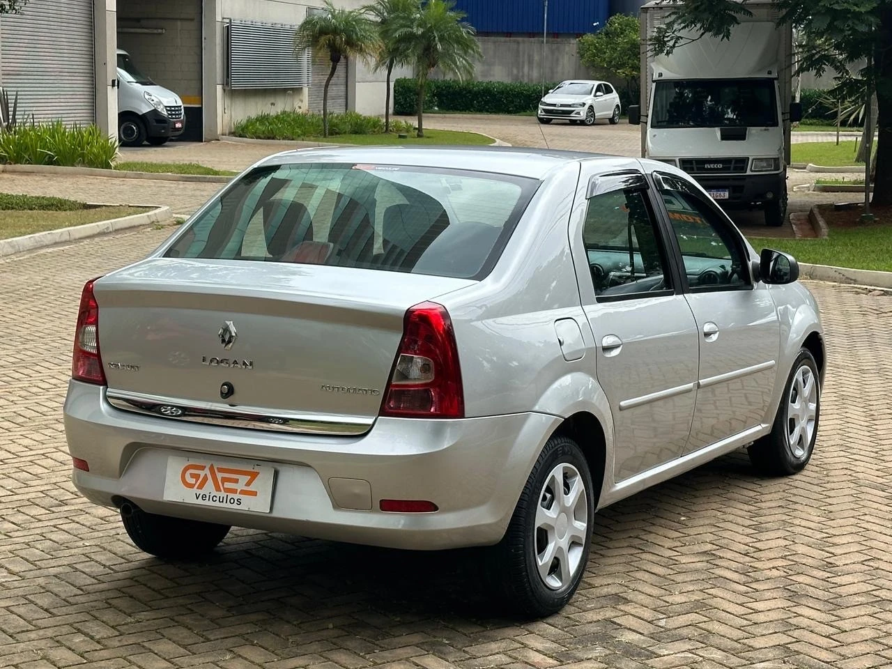 RENAULT LOGAN