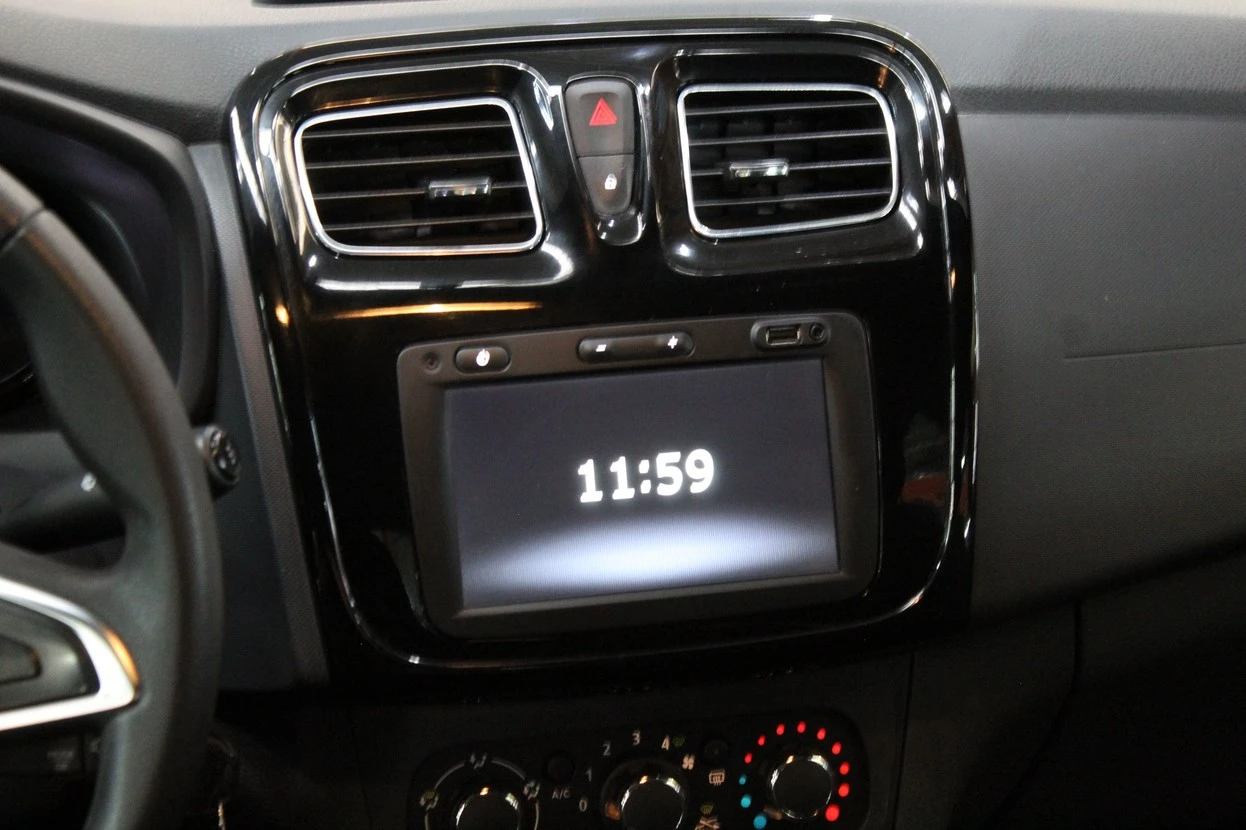 RENAULT LOGAN