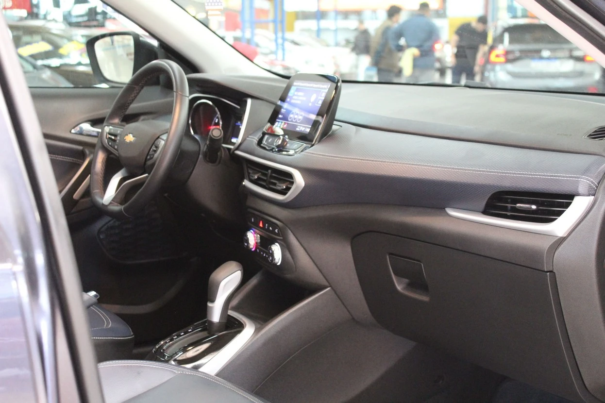 CHEVROLET TRACKER