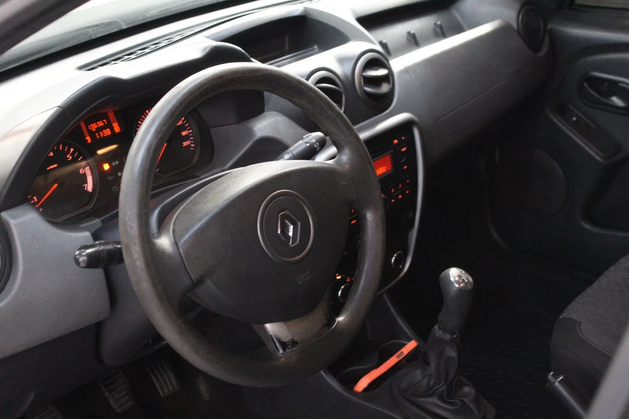 RENAULT DUSTER