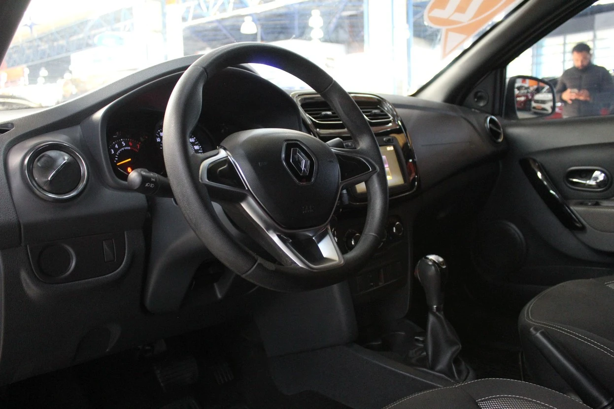 RENAULT LOGAN