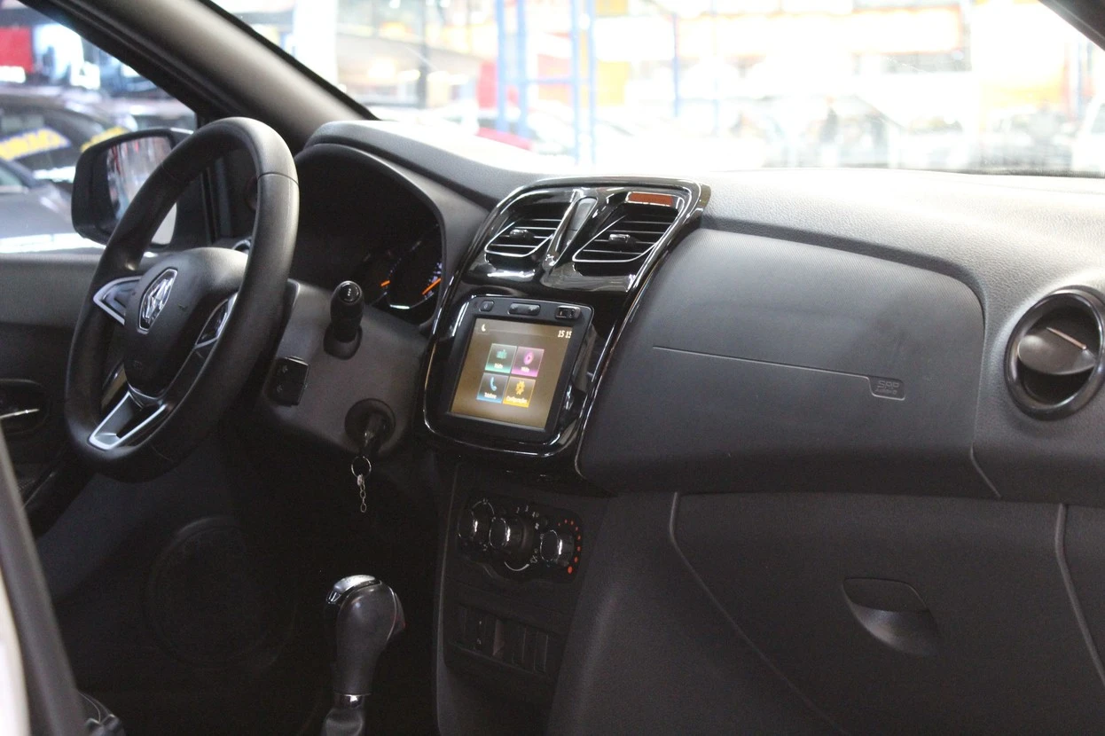 RENAULT LOGAN