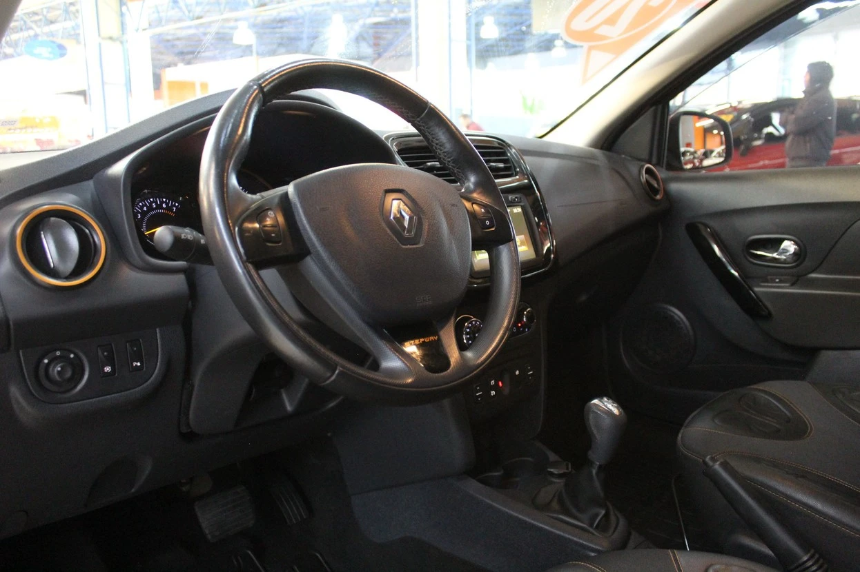 RENAULT SANDERO