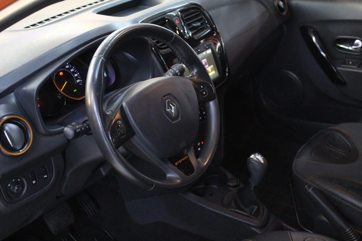 RENAULT SANDERO