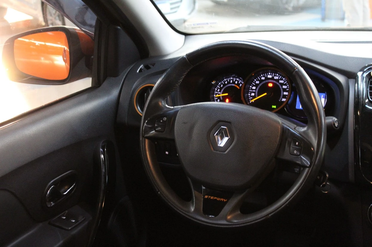 RENAULT SANDERO