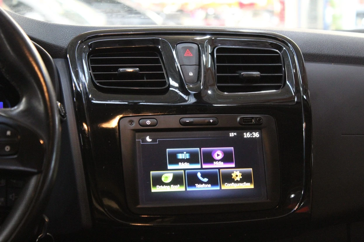 RENAULT SANDERO