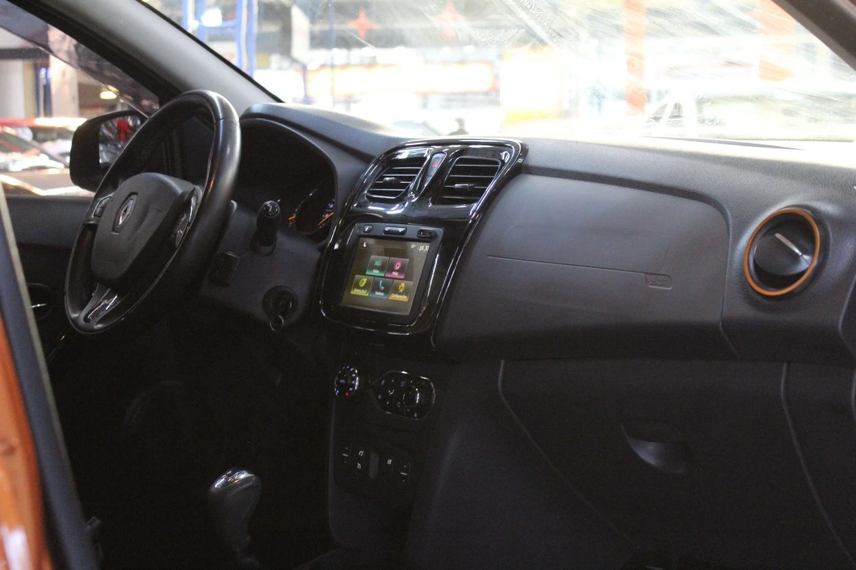 RENAULT SANDERO