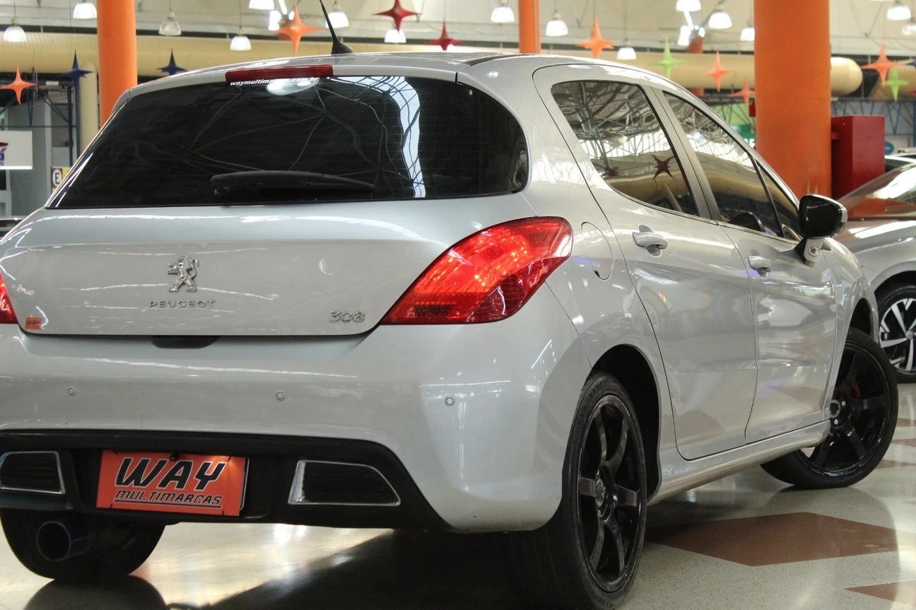 PEUGEOT 308