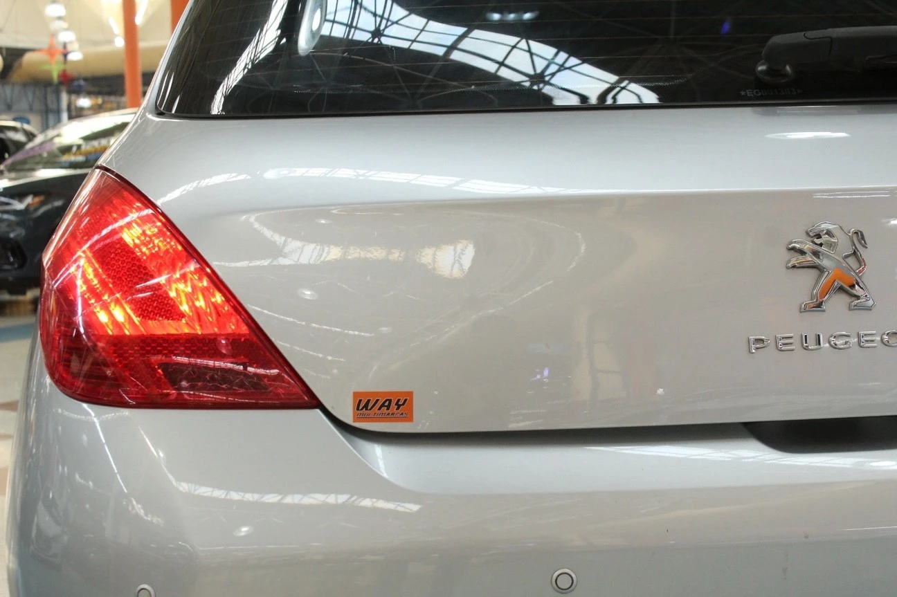 PEUGEOT 308