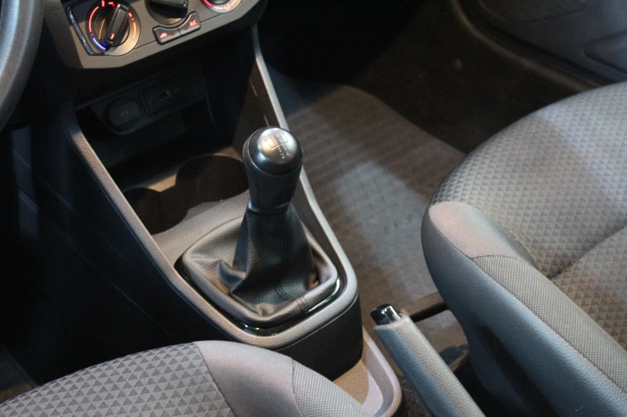 VOLKSWAGEN VOYAGE