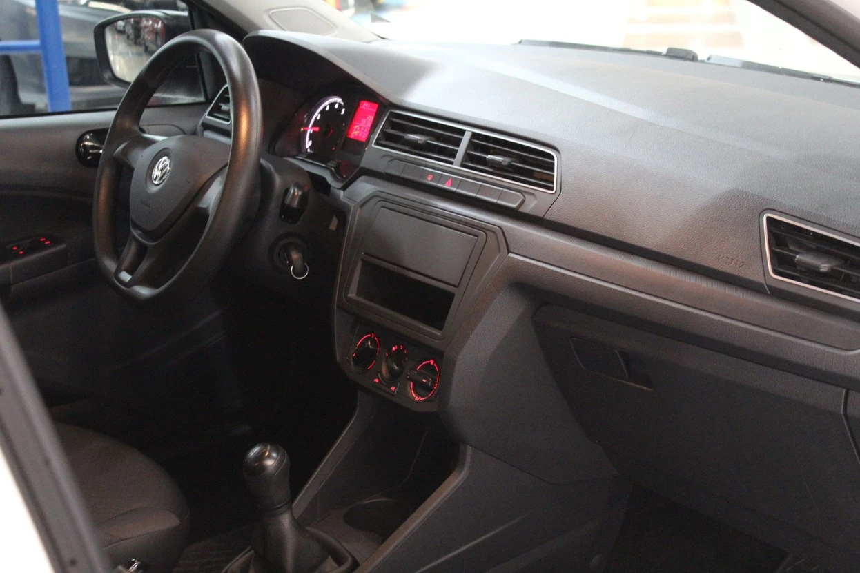 VOLKSWAGEN VOYAGE