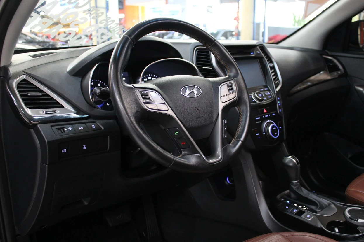 HYUNDAI GRAND SANTA FE