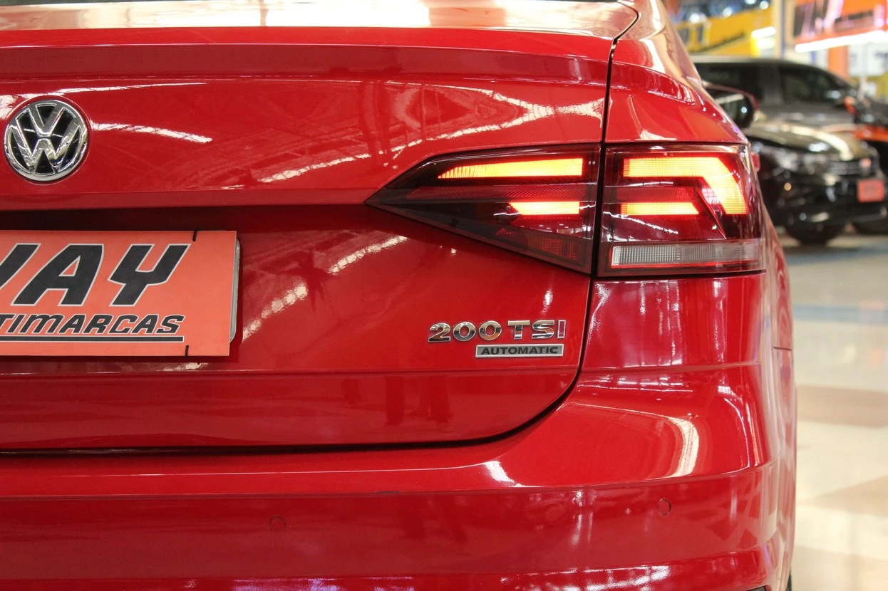 VOLKSWAGEN VIRTUS
