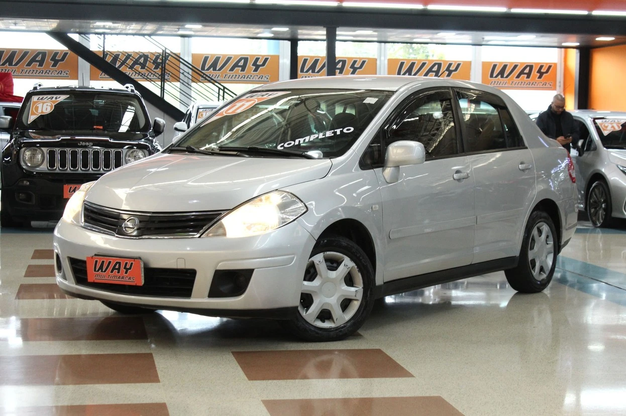 NISSAN TIIDA