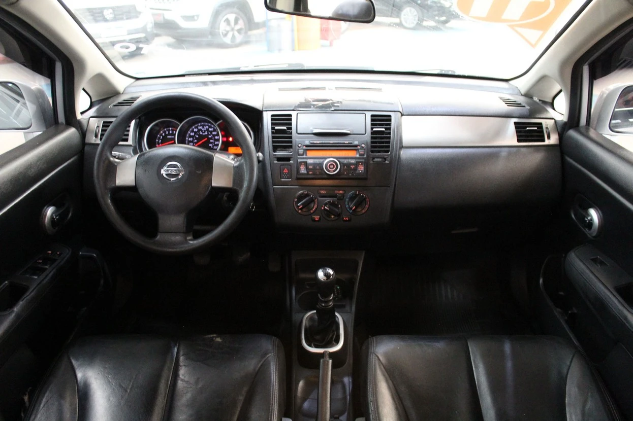 NISSAN TIIDA