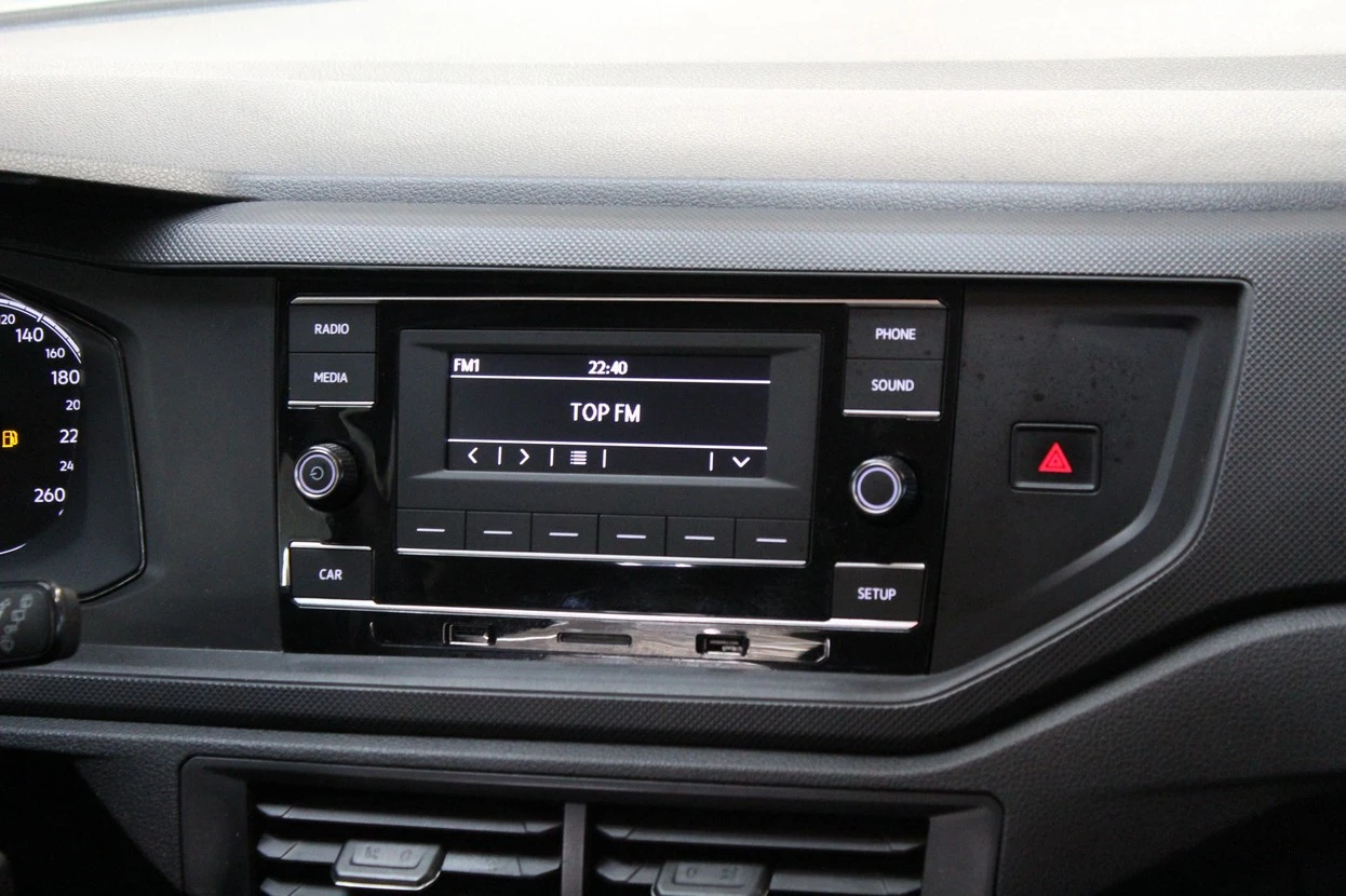 VOLKSWAGEN POLO