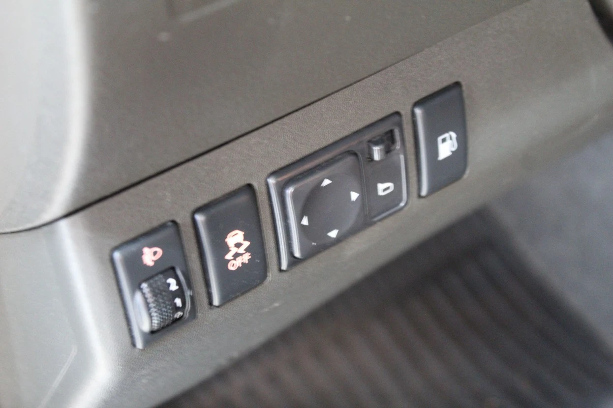 NISSAN FRONTIER
