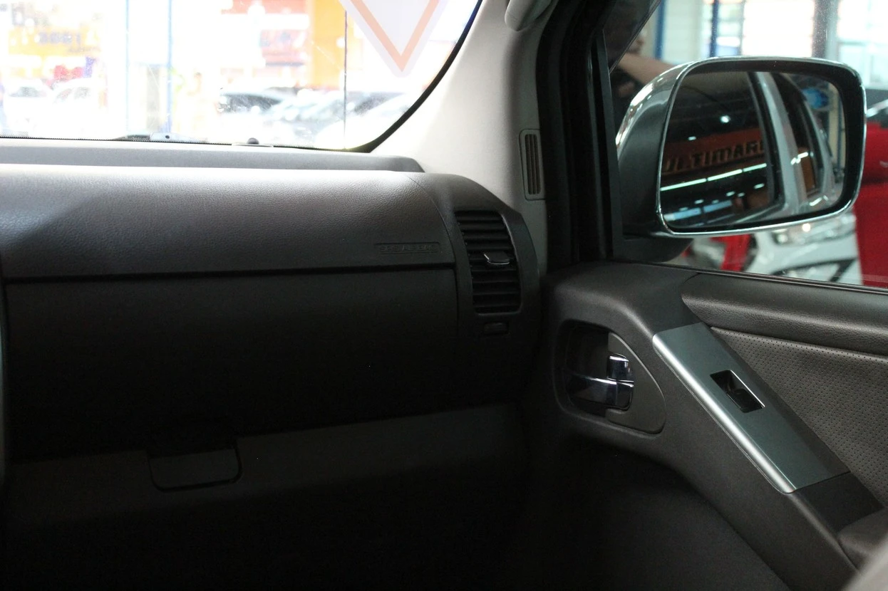 NISSAN FRONTIER