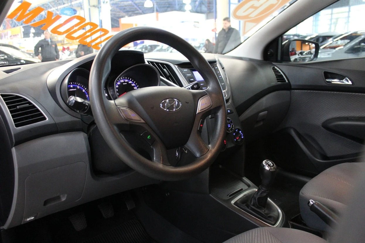 HYUNDAI HB20S