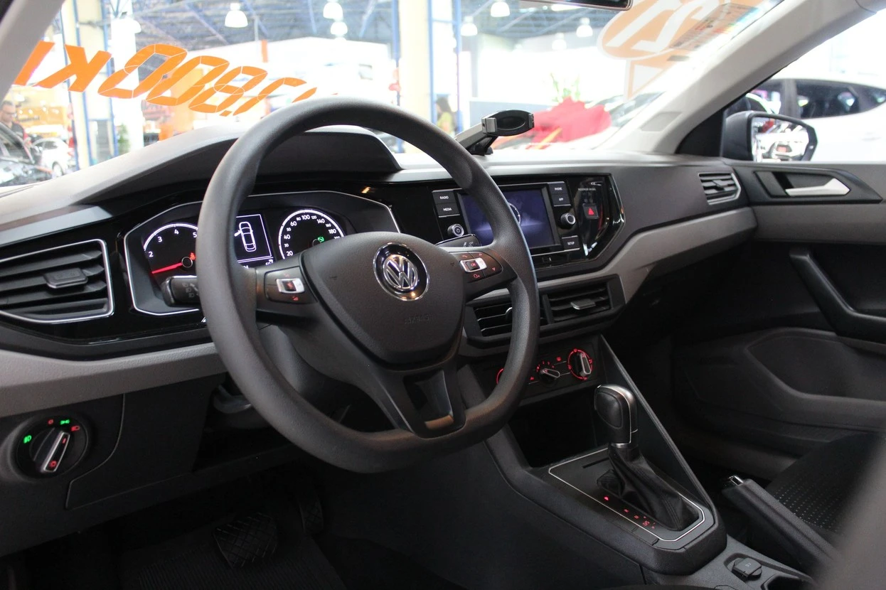 VOLKSWAGEN VIRTUS