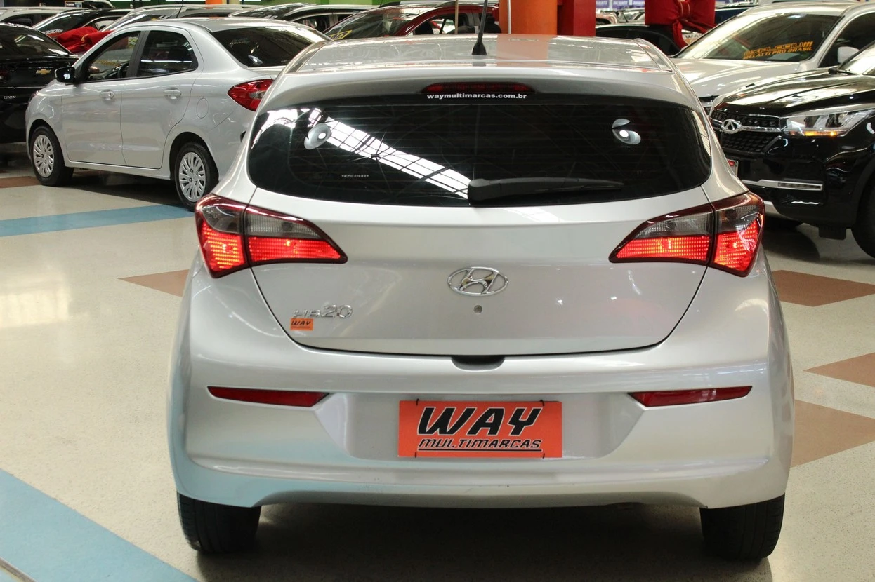 HYUNDAI HB20