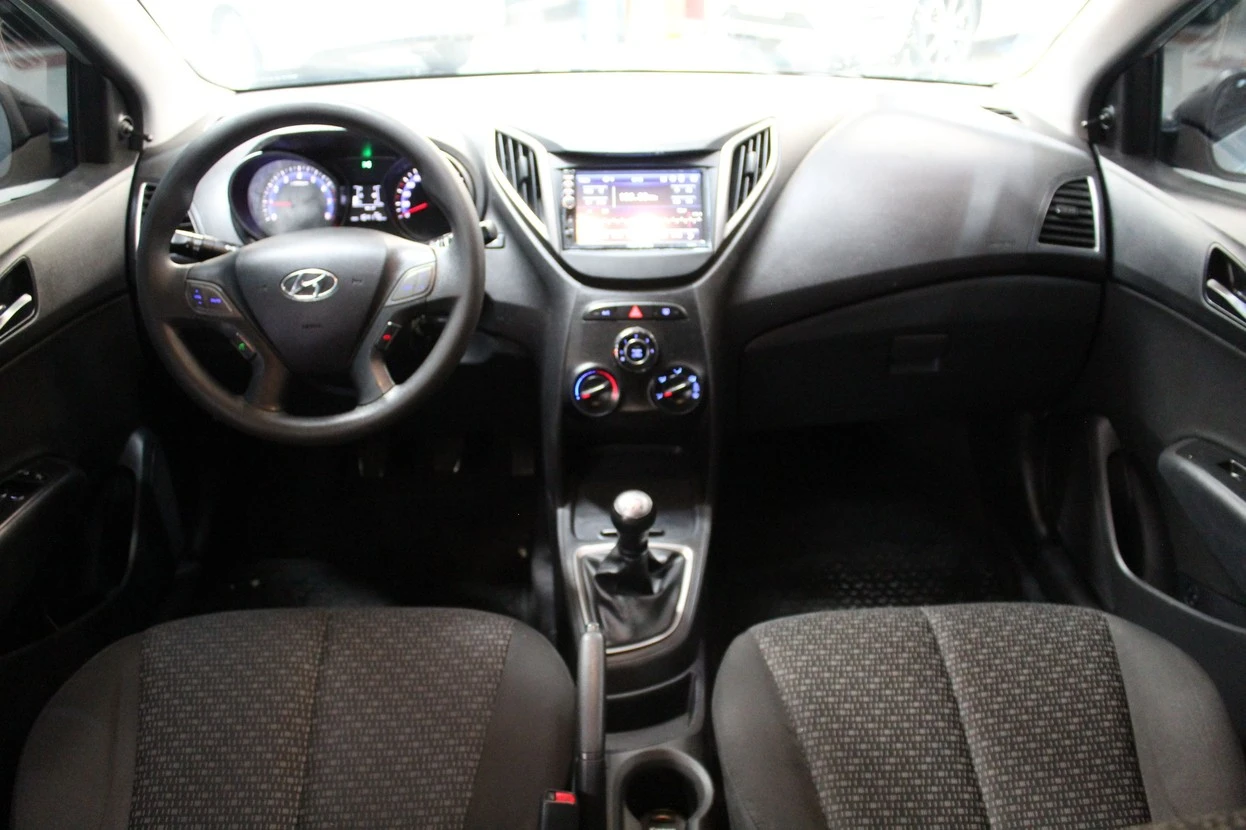 HYUNDAI HB20