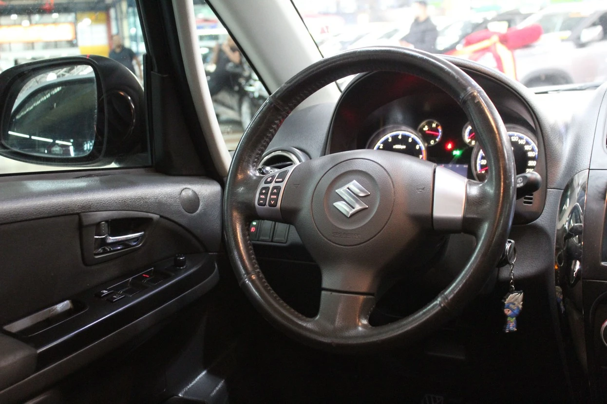 SUZUKI SX4