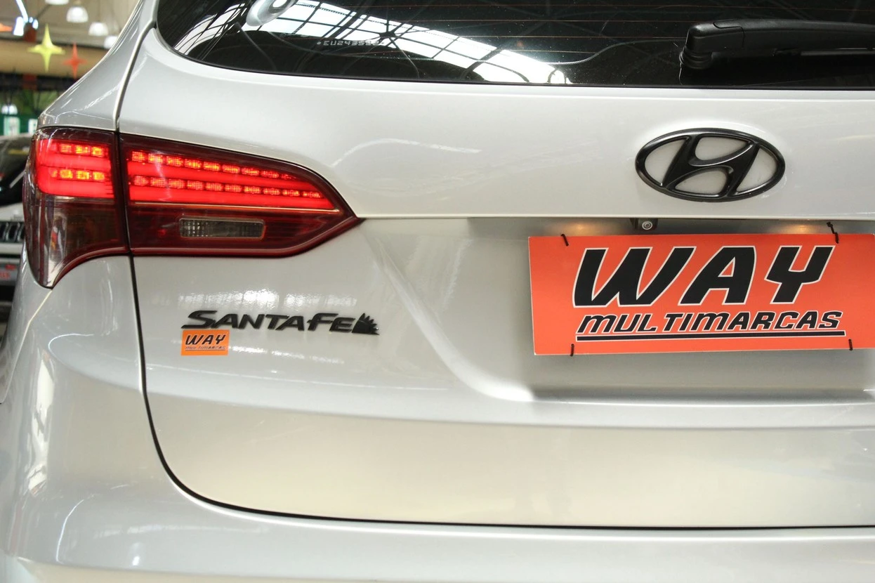 HYUNDAI GRAND SANTA FE