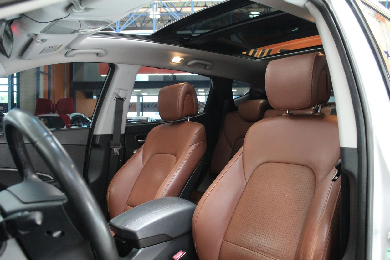 HYUNDAI GRAND SANTA FE