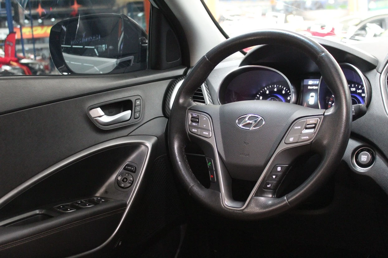 HYUNDAI GRAND SANTA FE