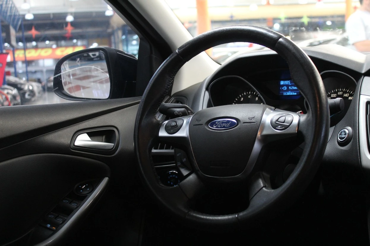 FORD FOCUS
