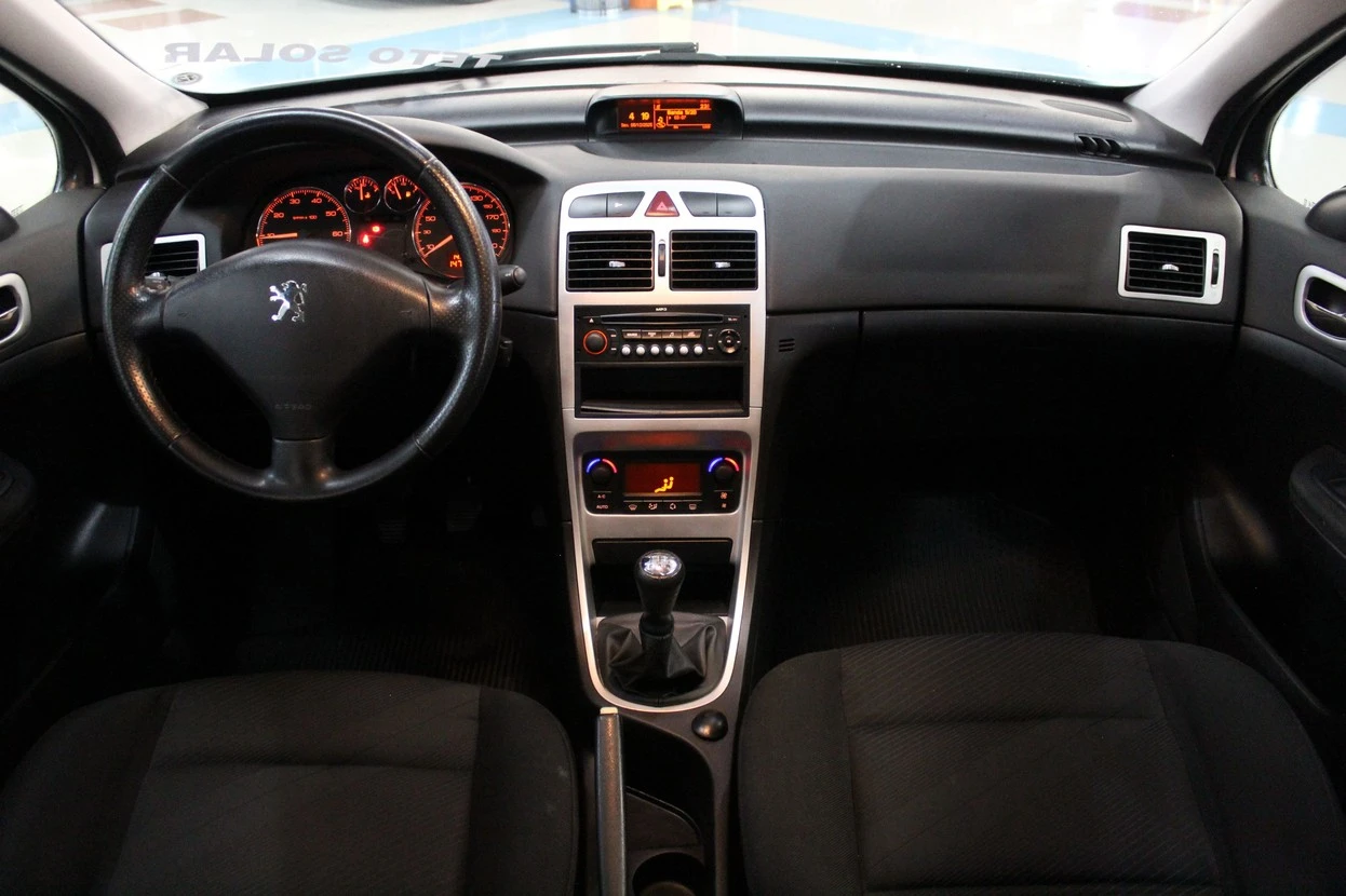 PEUGEOT 307
