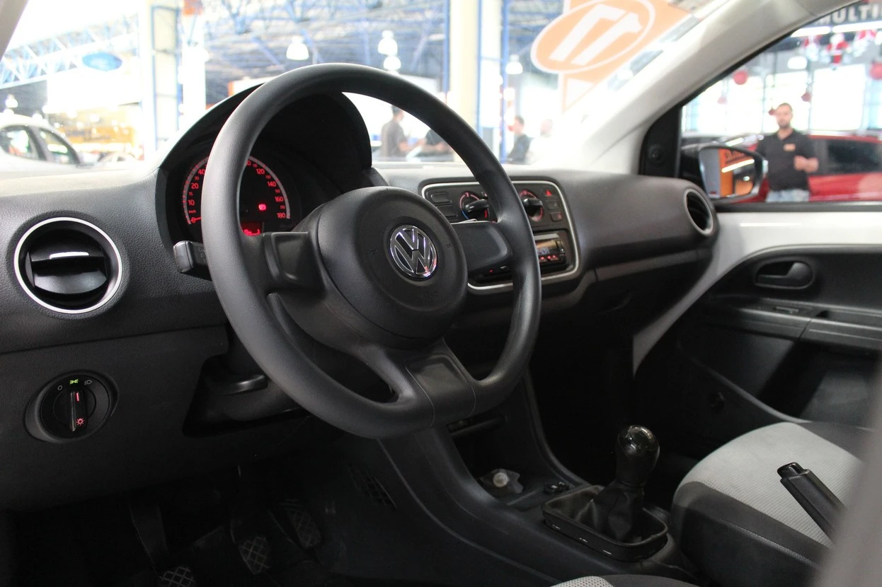 VOLKSWAGEN UP