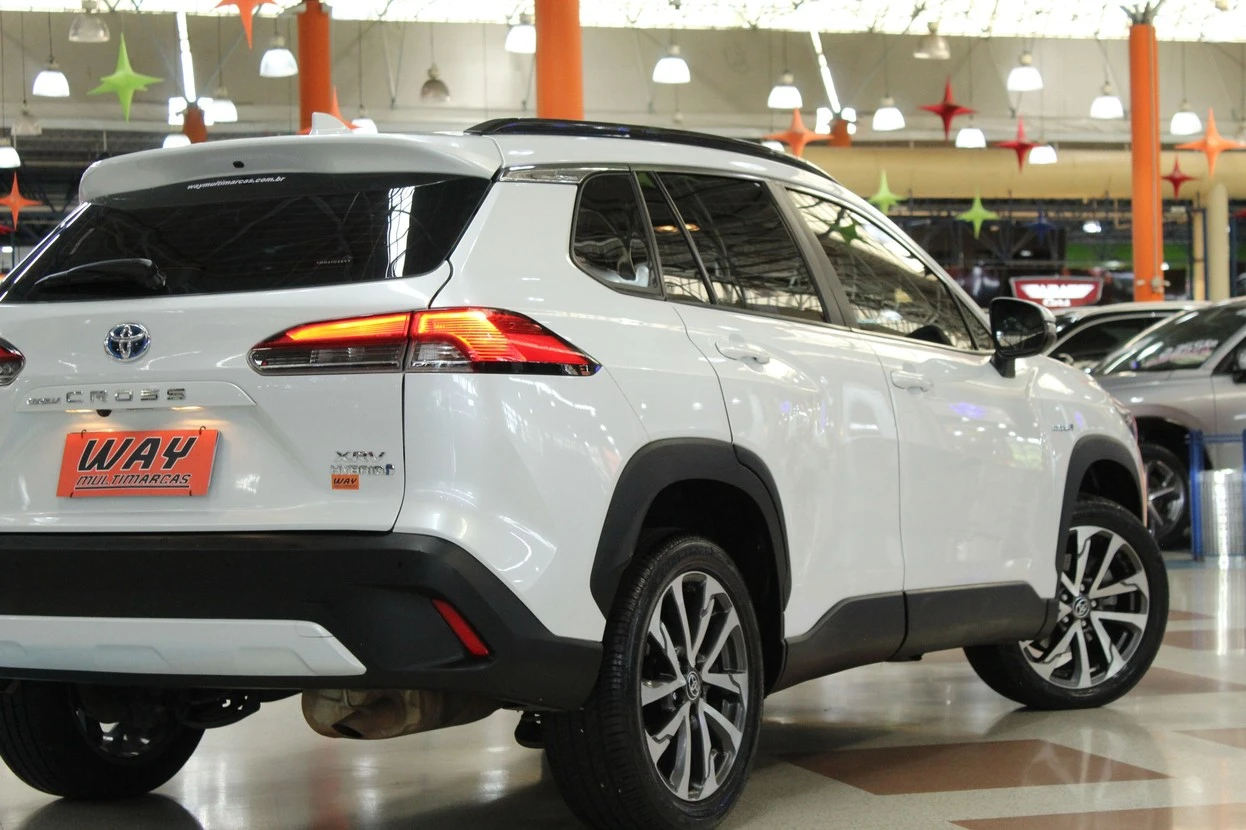 TOYOTA COROLLA CROSS