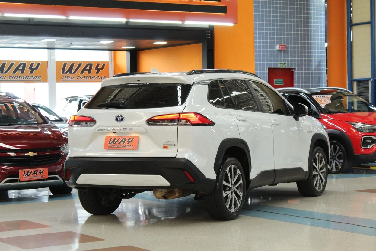 TOYOTA COROLLA CROSS
