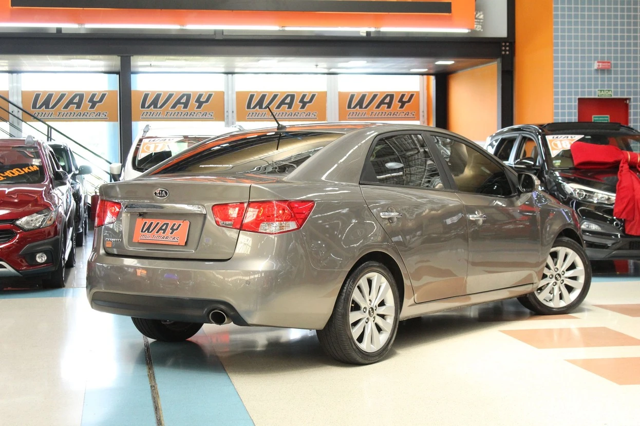 KIA CERATO