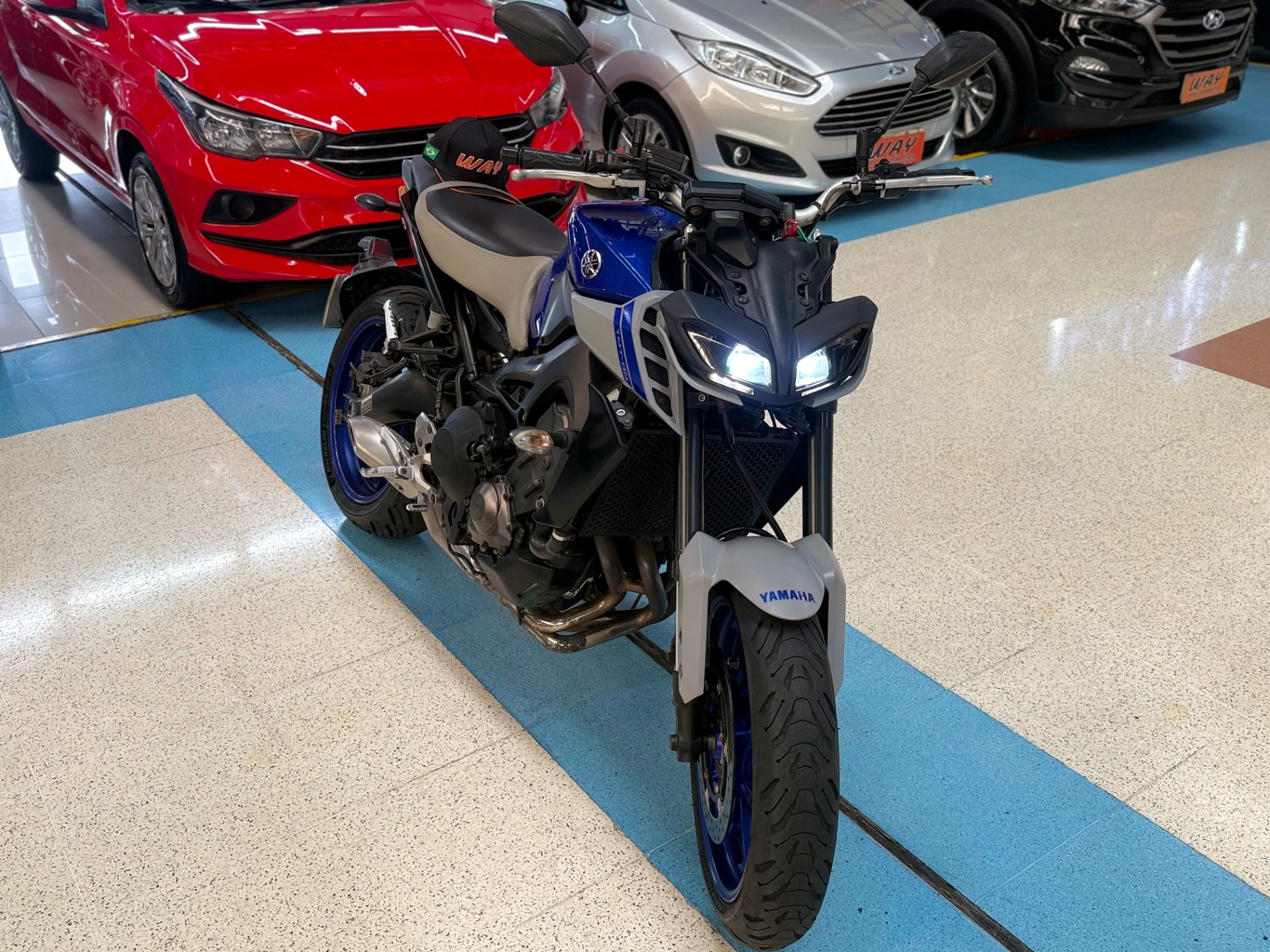 YAMAHA MT-09