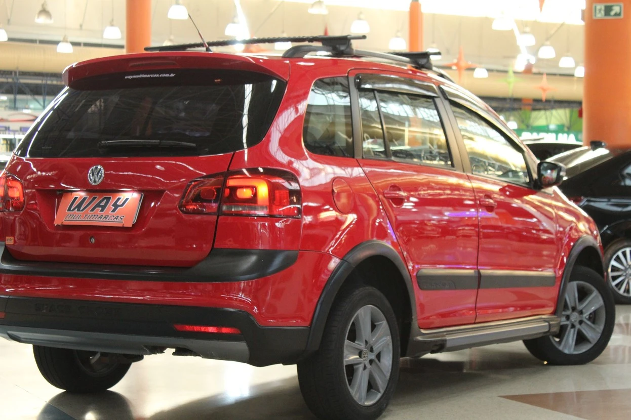 VOLKSWAGEN SPACE CROSS