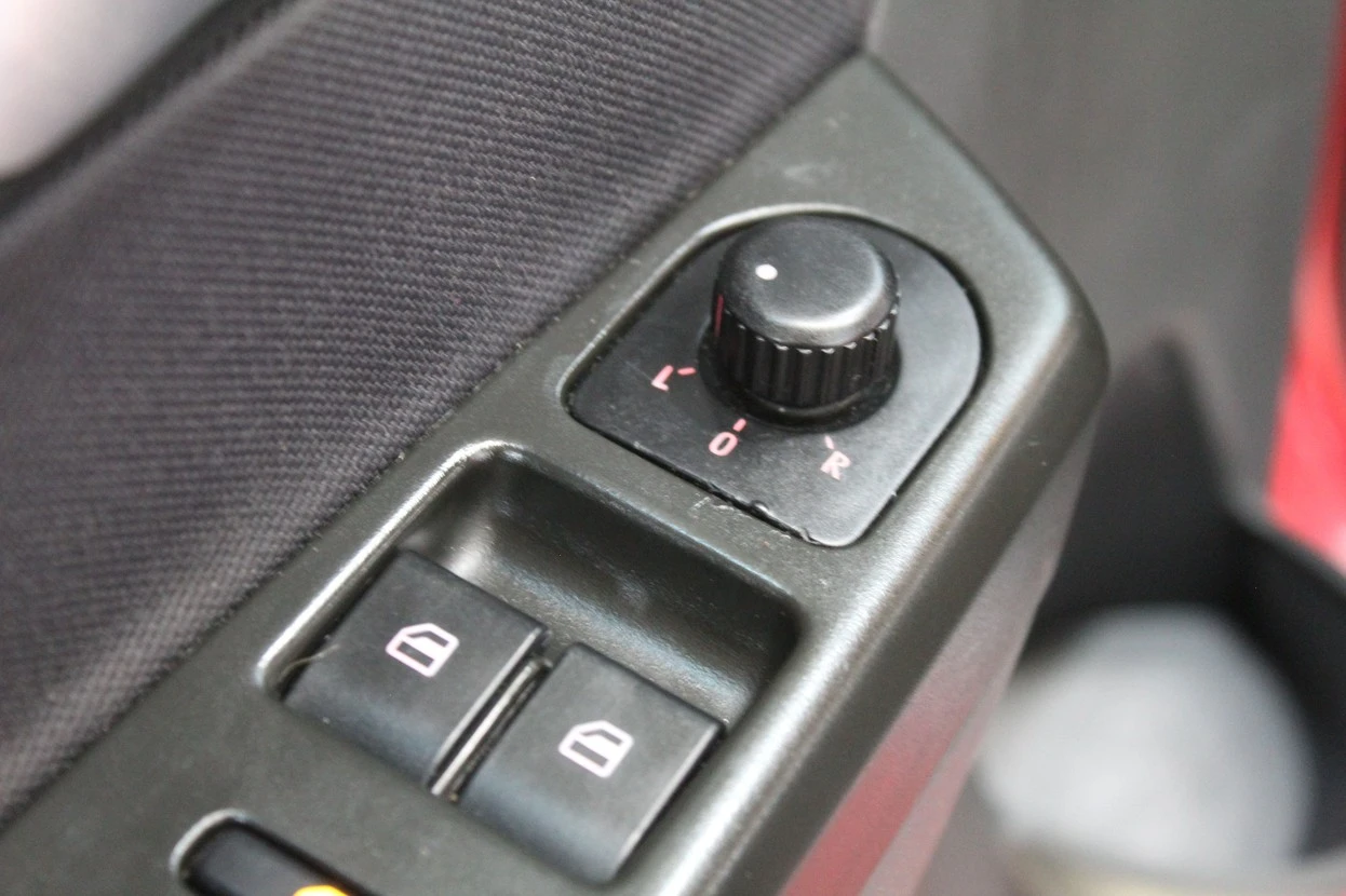 VOLKSWAGEN SPACE CROSS