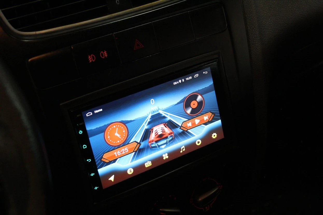 VOLKSWAGEN SPACE CROSS