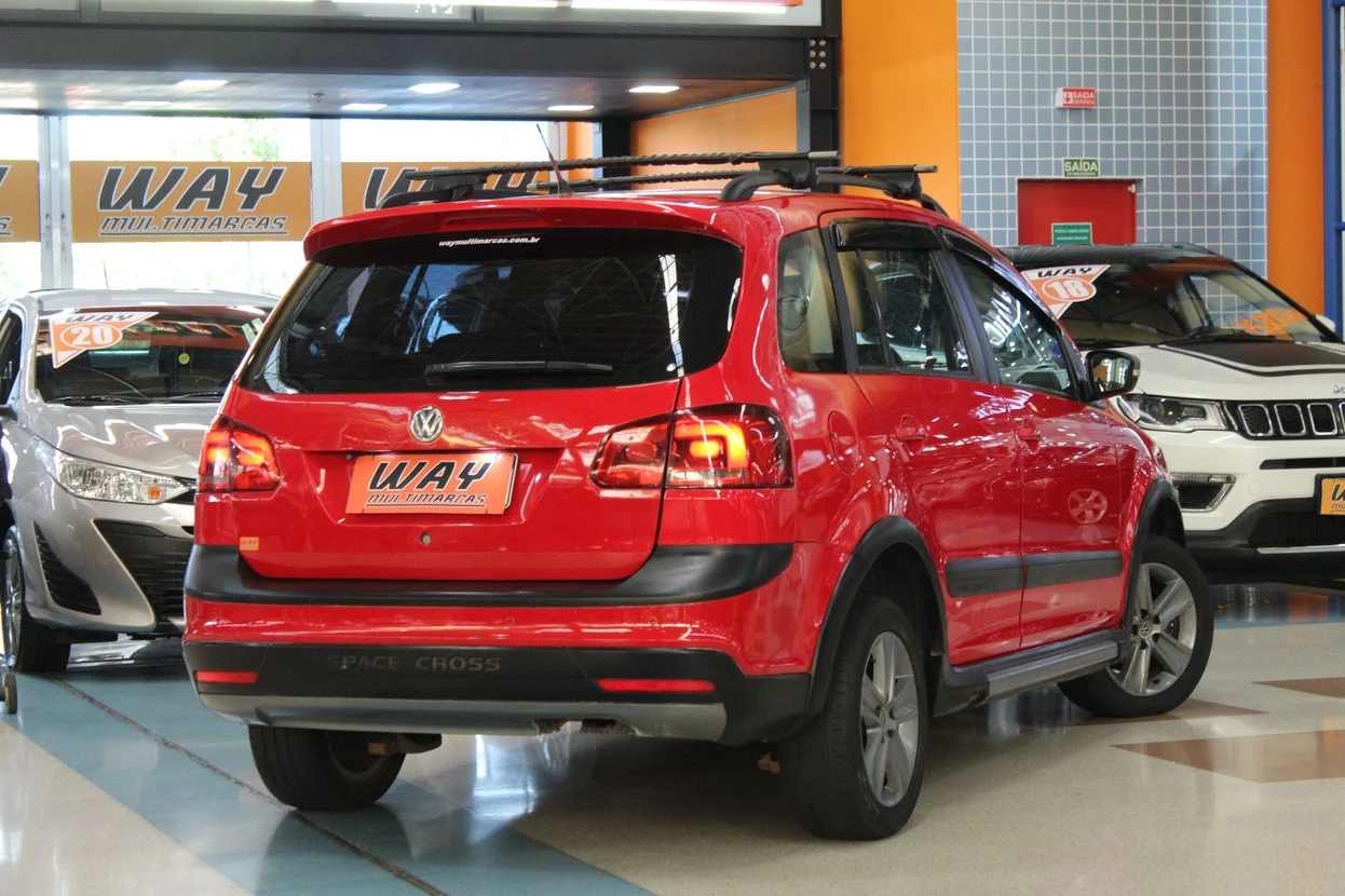 VOLKSWAGEN SPACE CROSS