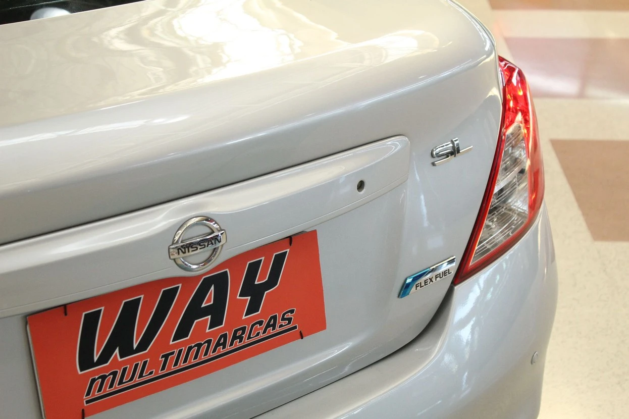 NISSAN VERSA