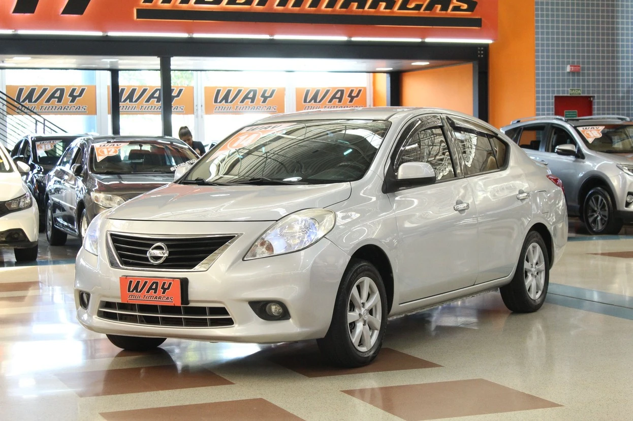 NISSAN VERSA