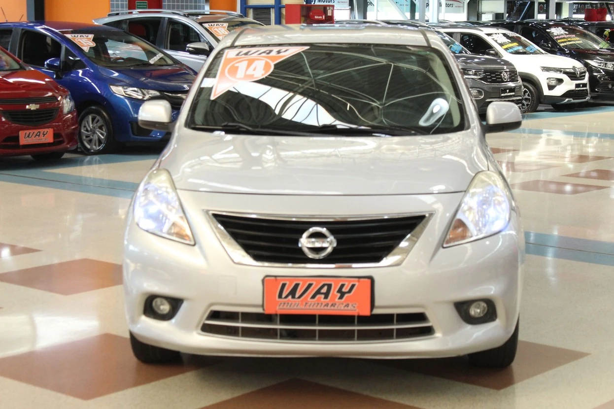 NISSAN VERSA