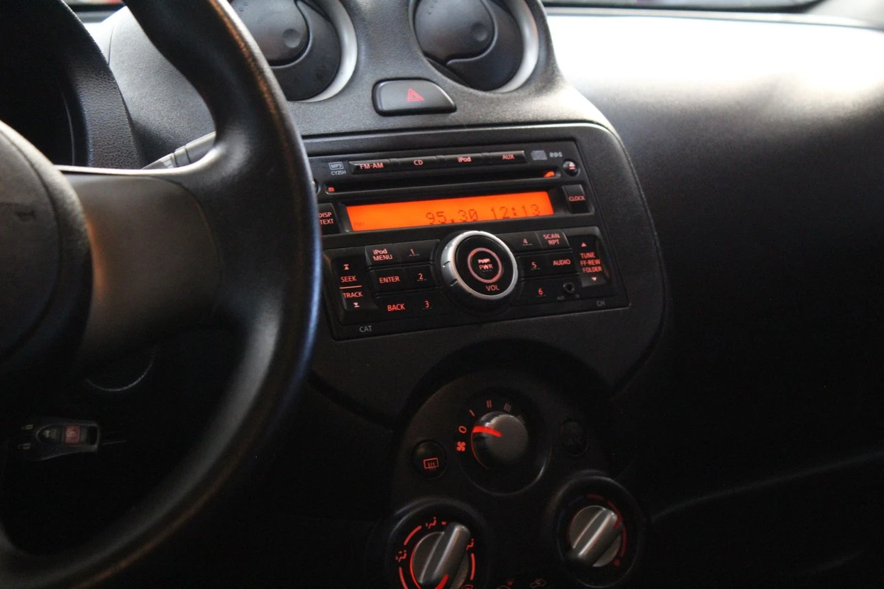 NISSAN VERSA