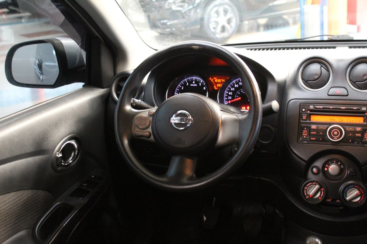 NISSAN VERSA